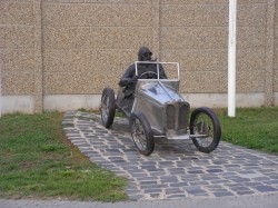 Hungaroring pomnik