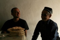 rozmowa z Tadzykiem w przydroznym kafe Tadzykistan
