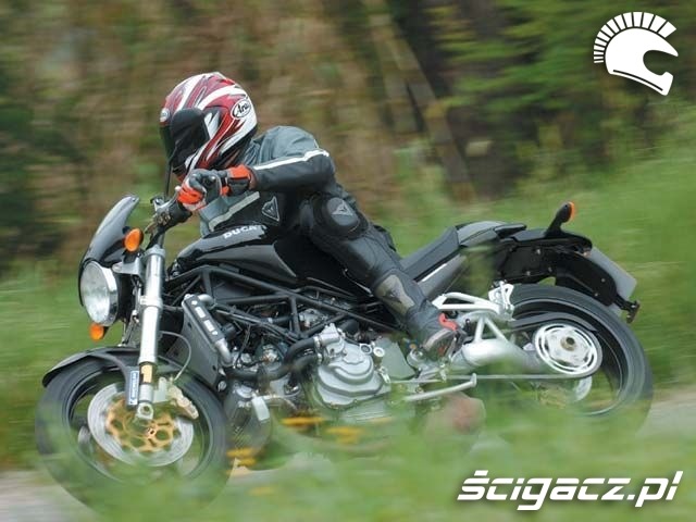 Ducati Monster S4R jazda 1
