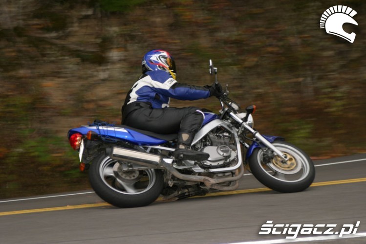 Zdjęcia gs500 7 gs w akcji Suzuki GS500 czy Yamaha