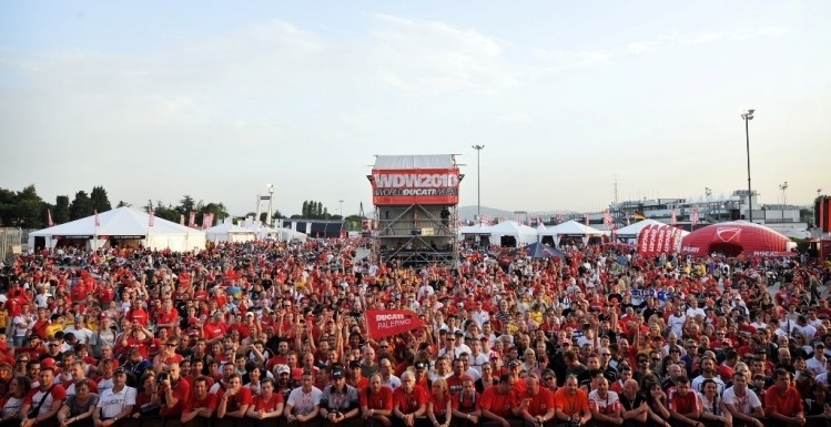 Ducati WDW 2010 publicznosc z