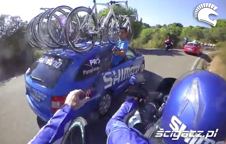 mechanik na motocyklu