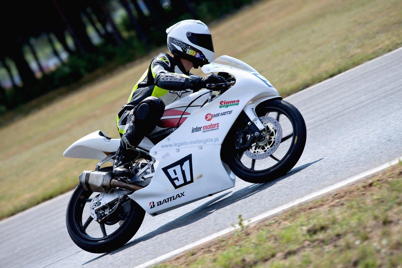Sebastian Grausam Moto3  z