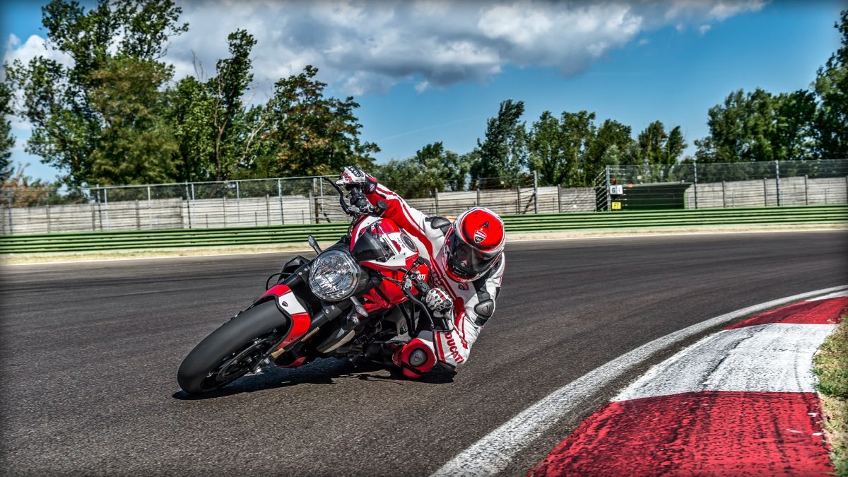 Ducati Monster 1200R 2016 z