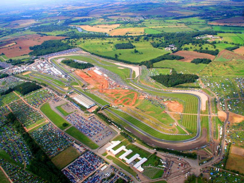 Donington Park z