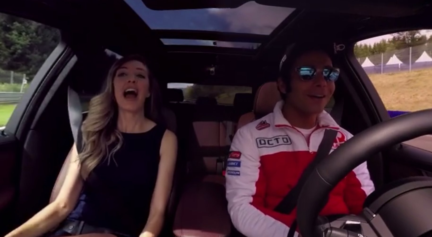 Petrucci i Amy Dargan z