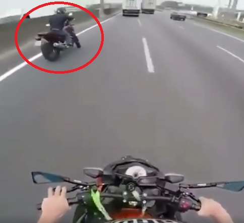 dziwny wypadek motocyklowy
