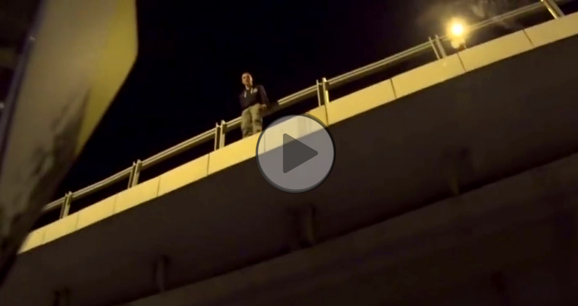 motocyklista kontra samobojca z