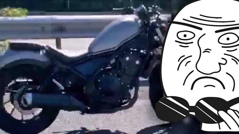 motocykl bez kierowcy z