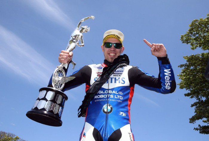peter hickman celebrates superbike tt win