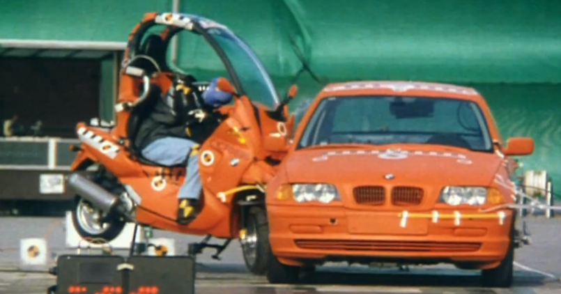 BMW C1 Scooter With Roof vs Car Crash Test z