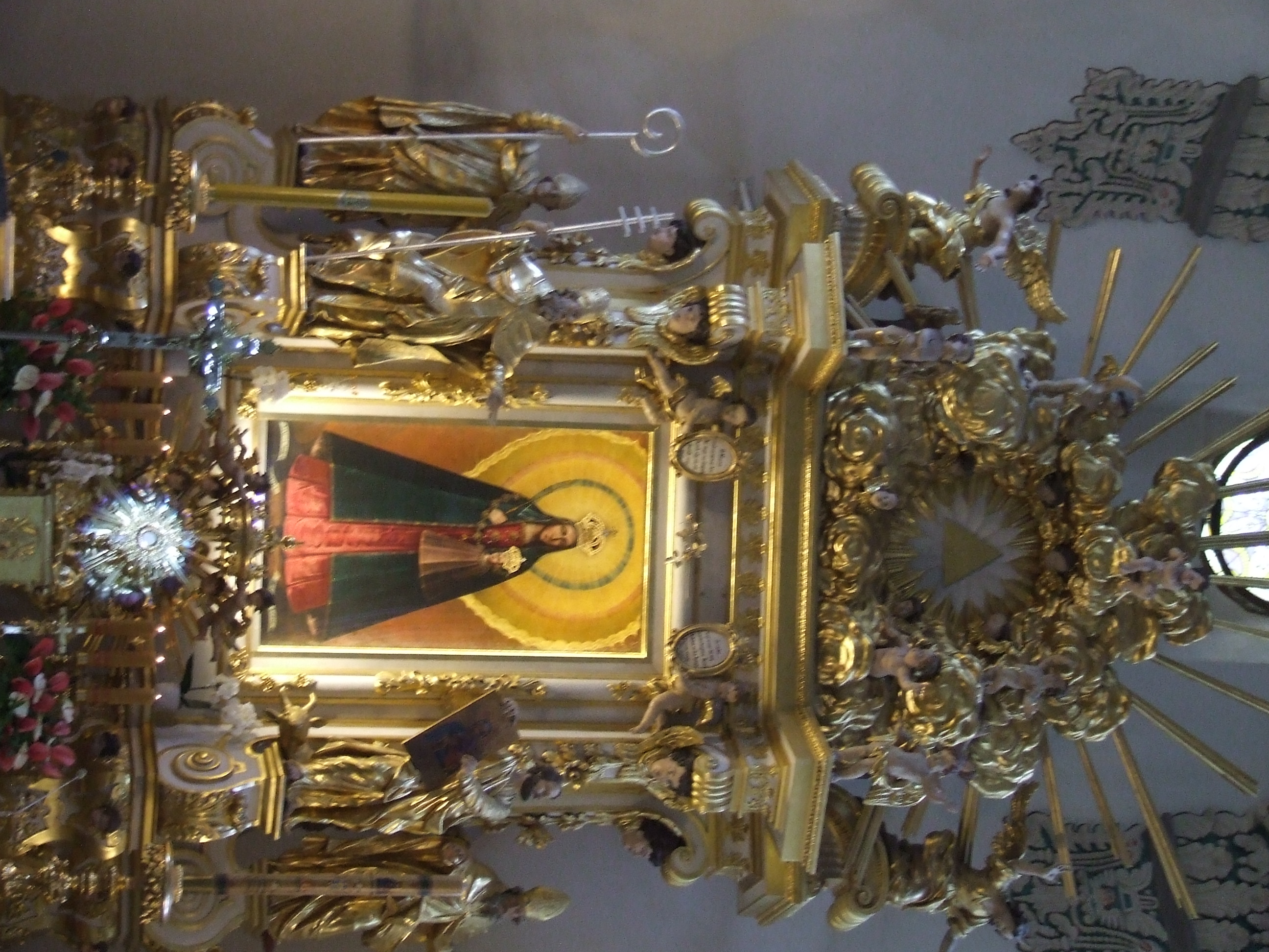 Cudowny obraz Matki Boskiej Kodenskiej w oltarzu kosciola