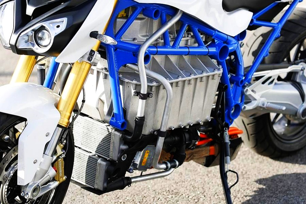 elektryczny silnik w motocyklu bmw z