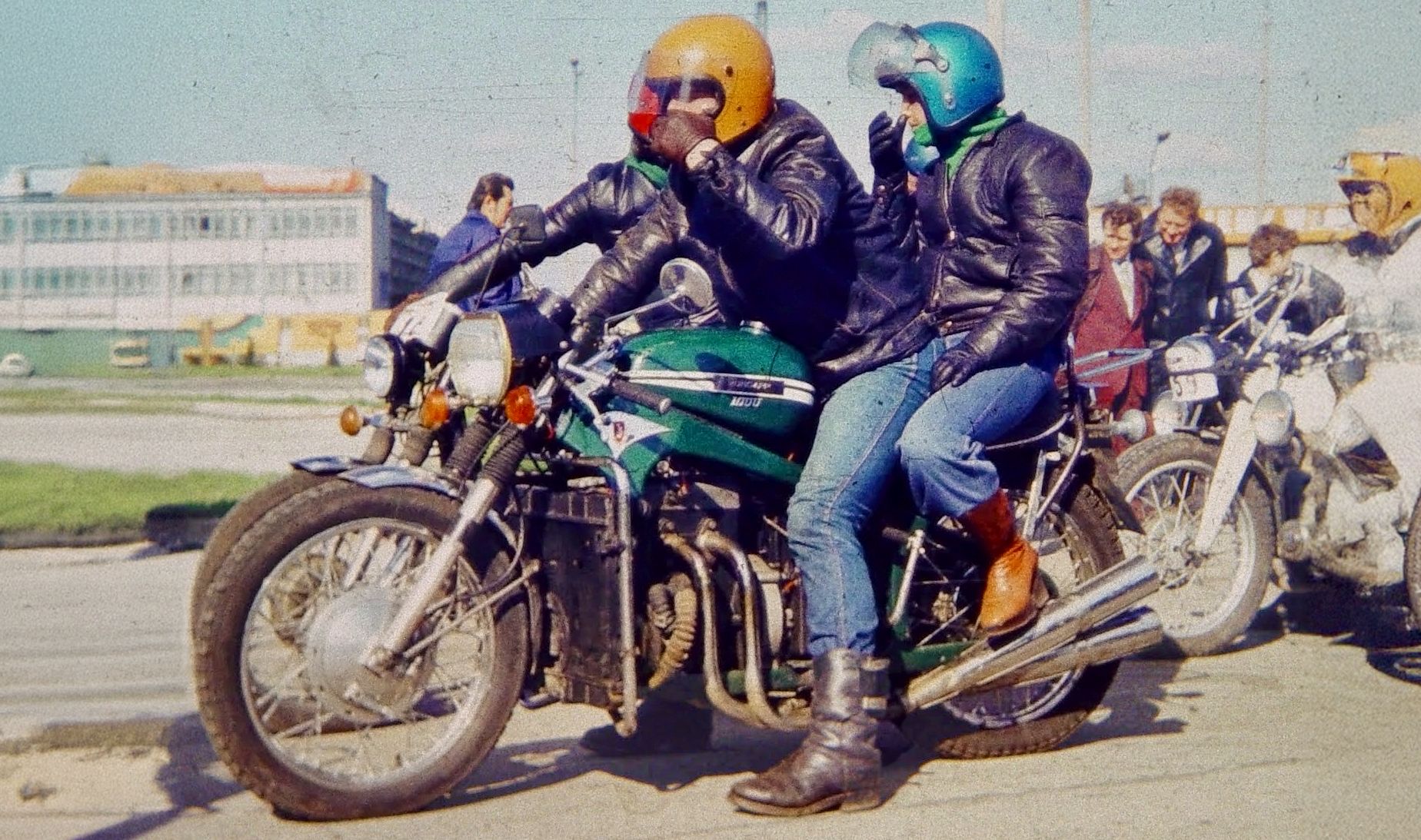 motocykl z silnikiem samochodu syrena w PRL