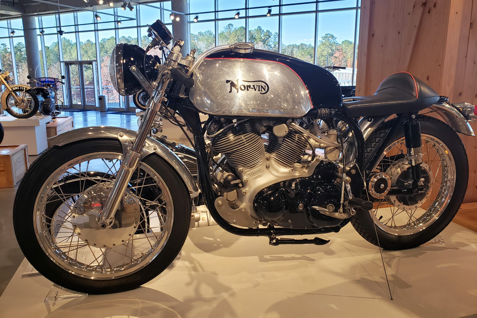 Motocykl Nor Vin eksponowany w muzeum Barber w USA Fot Wojtek Miezal z