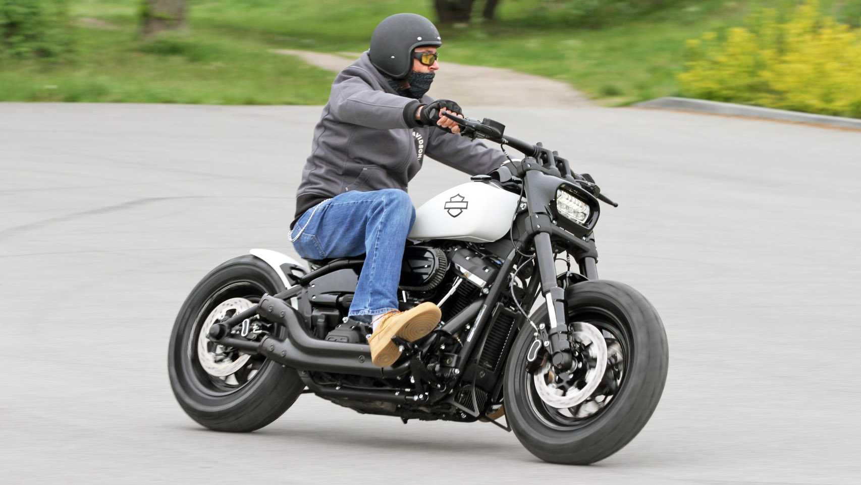 Harley Davidson Fat Bob dynamika custom z