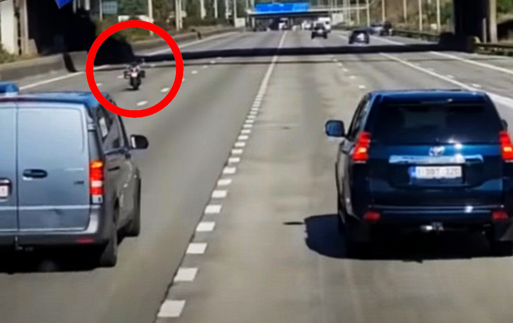 motocykl bez kierowcy 1 z