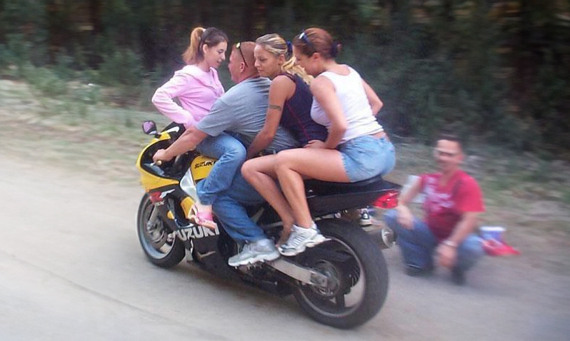 jaza motocyklem w wiecej niz 2 osoby jaka kara mandat z