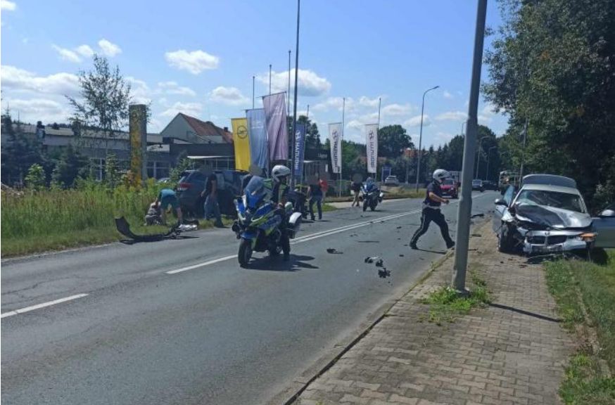 bmw policja rozbite 1 z