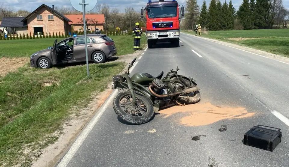 zabytkowy moto wypadek z