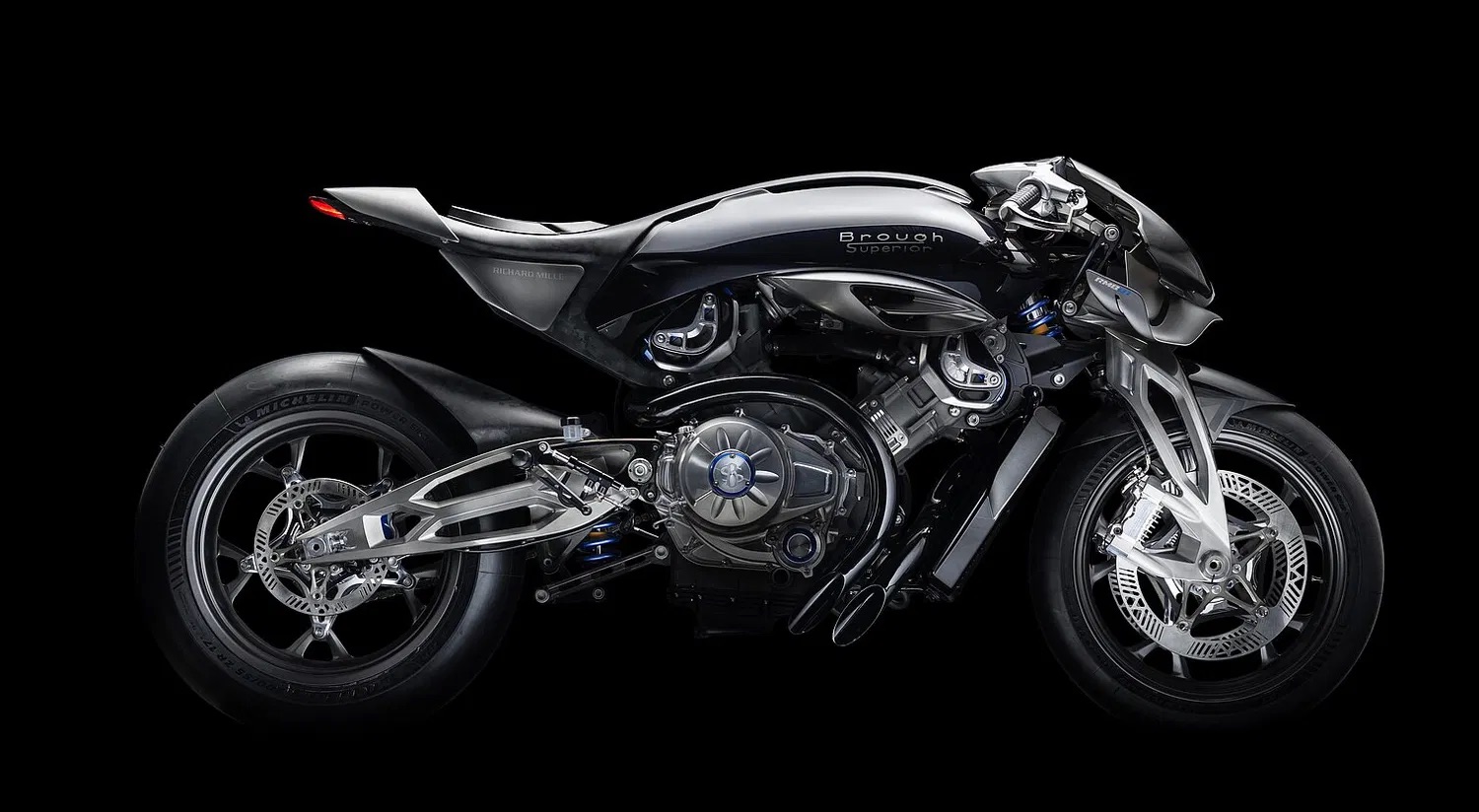 Motocykl Brough Superior RMB01 to dzieło sztuki na dwóch kołach. Powstał w kooperacji z producentem zegarków