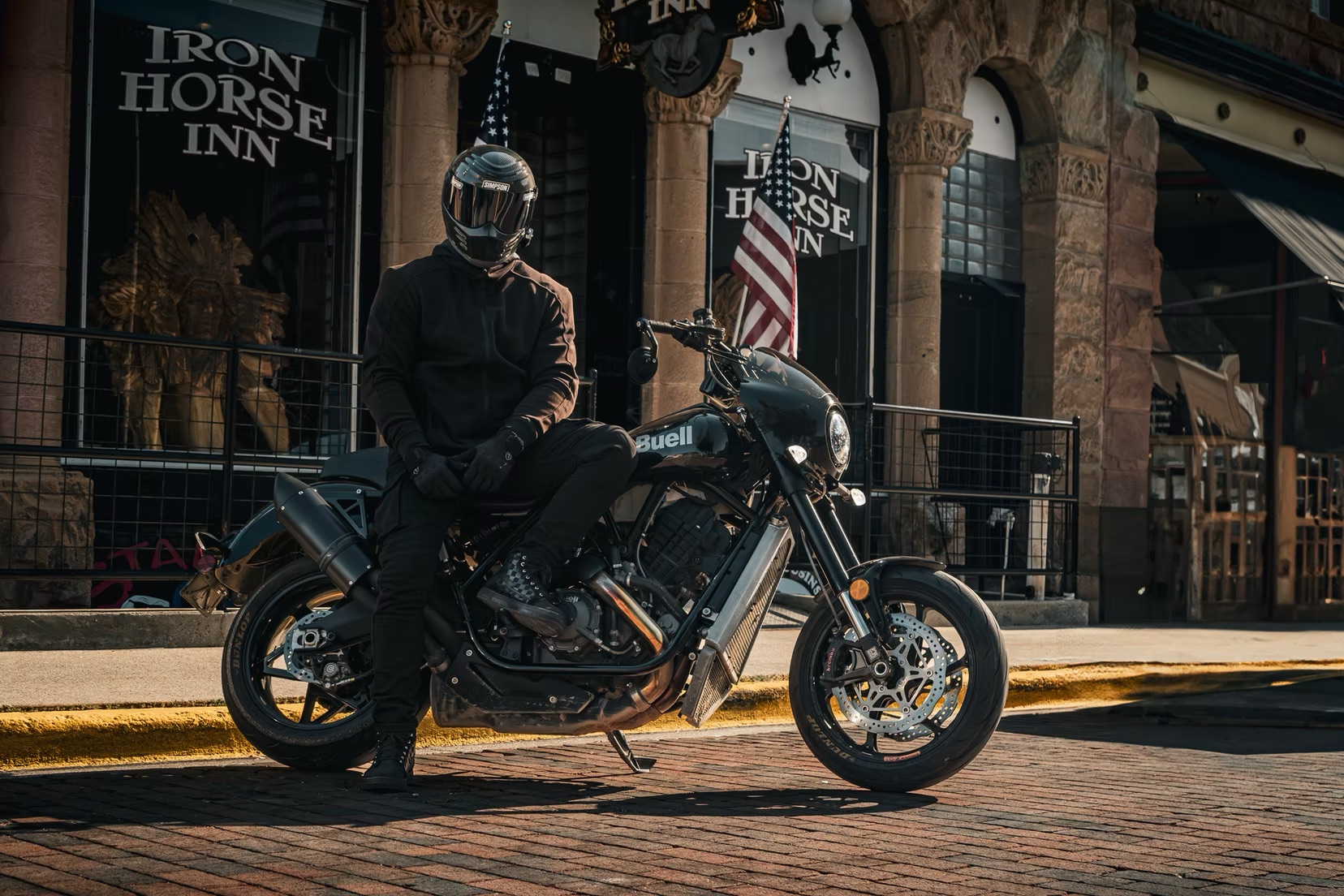 Motocykl Buell Super Cruiser wreszcie trafił do produkcji. Będzie produkowany manualnie w Stanach Zjednoczonych