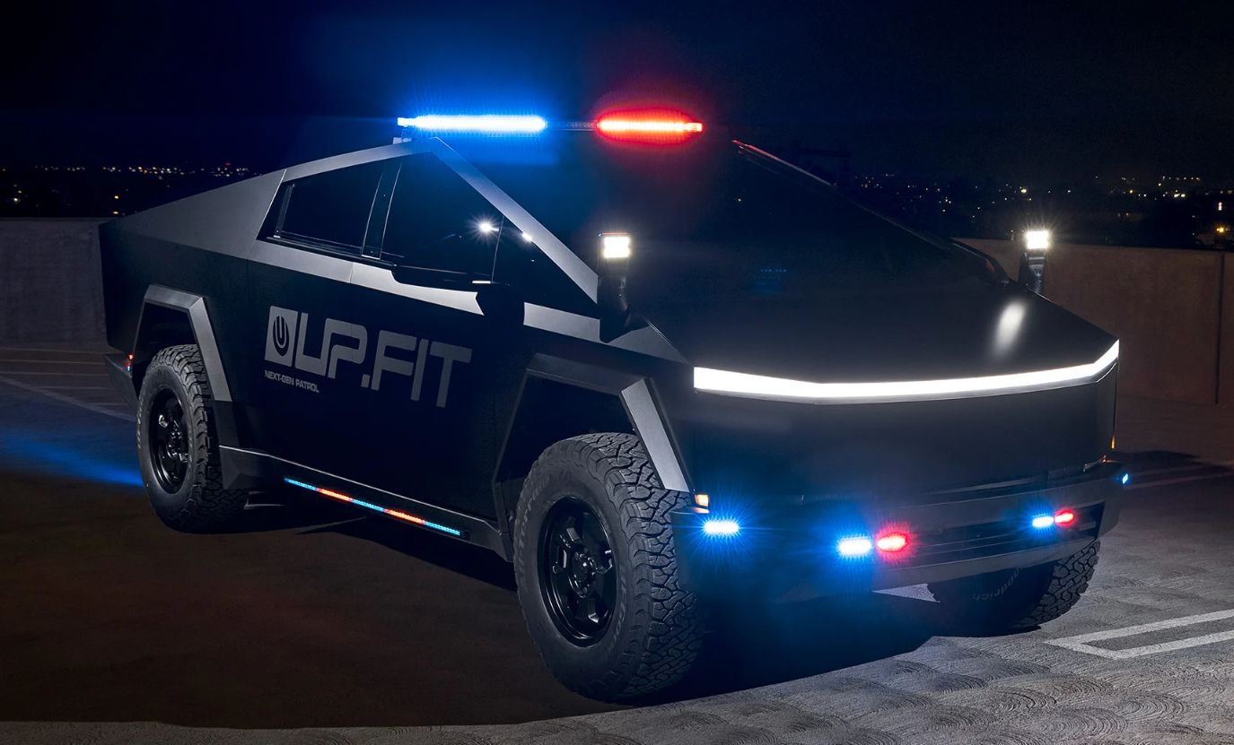 Futurystyczny Cybertruck stał się radiowozem