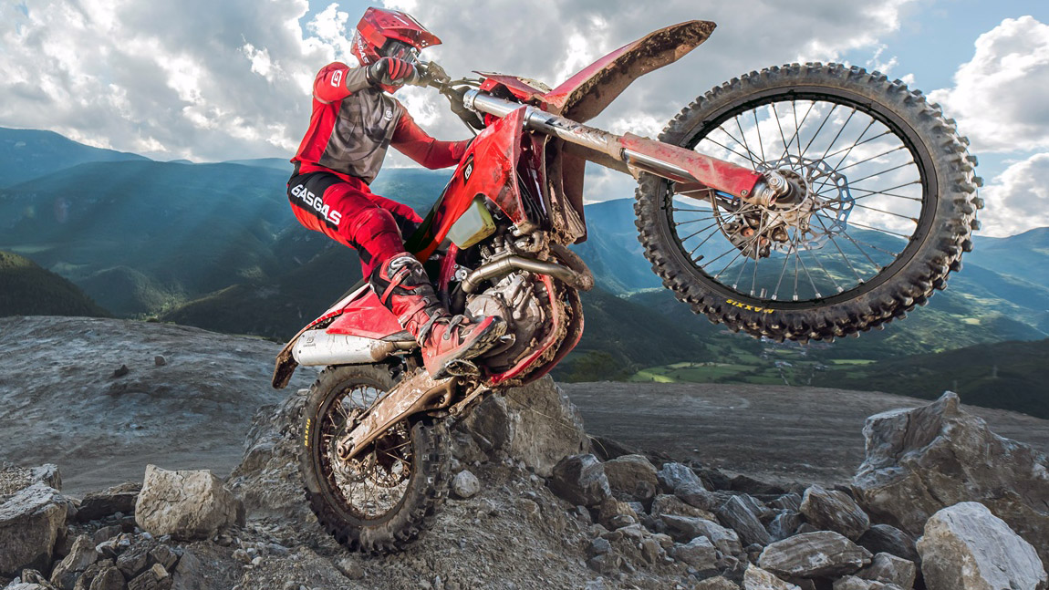 ENDURO EC 500F MY26 ACTION  z