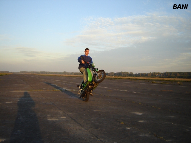 wheelie2