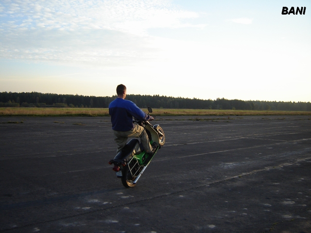 wheelie4