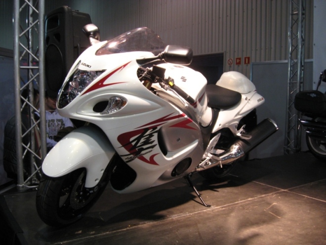 1 11 Suzuki Hayabusa GSX-R 1300