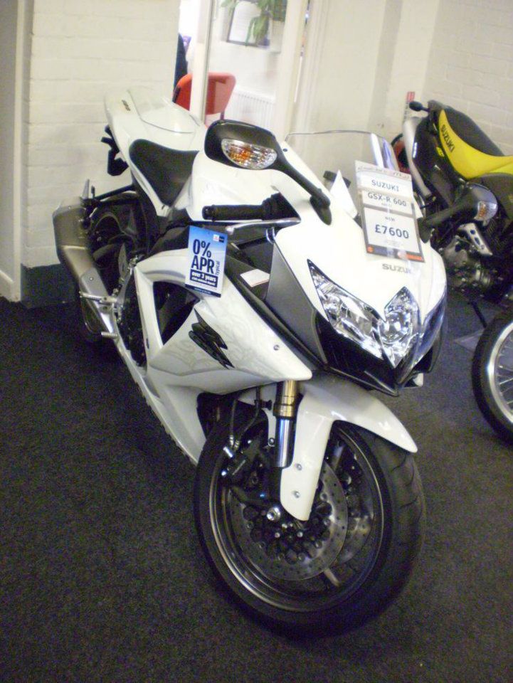 Sheffield Motorcycle Centre i To jest to:*