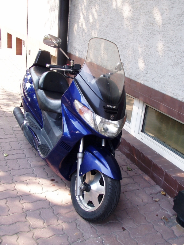 Suzuki Burgman 250 8