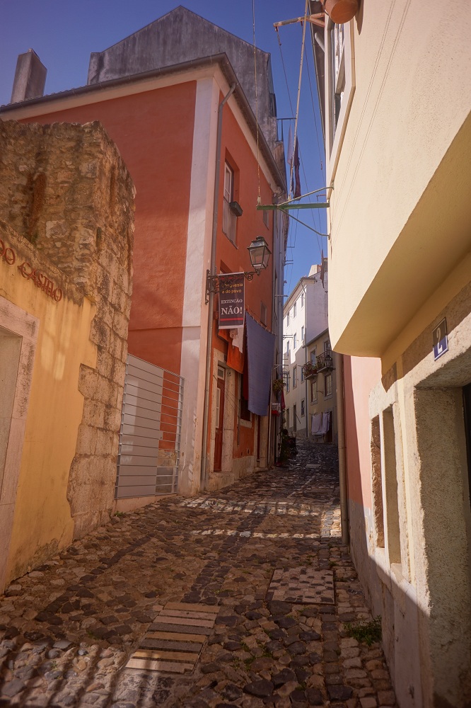 Lizbona - wska uliczka
