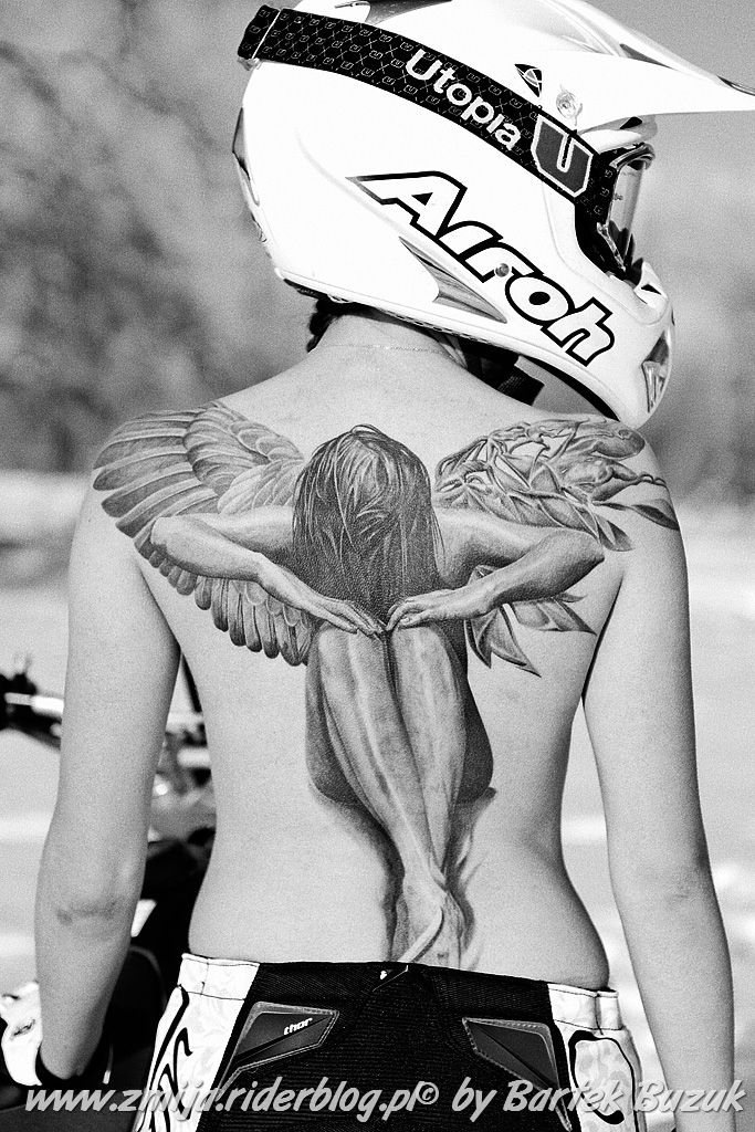 Tatuaz Zmija (anio na plecach)
